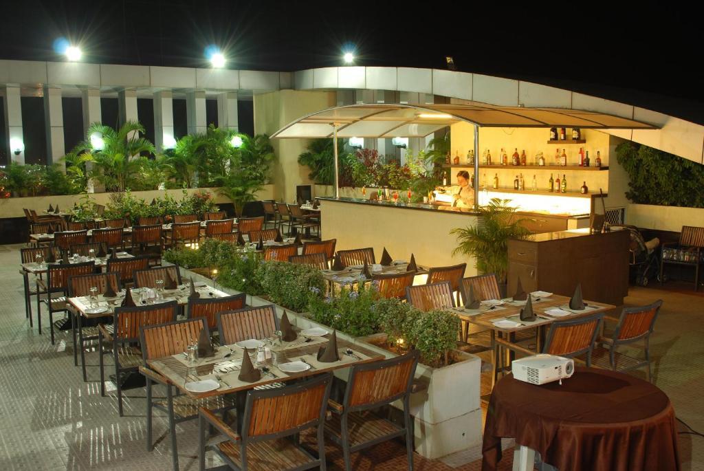 Hotel Ambience Executive Pimpri-Chinchwad Restaurant foto