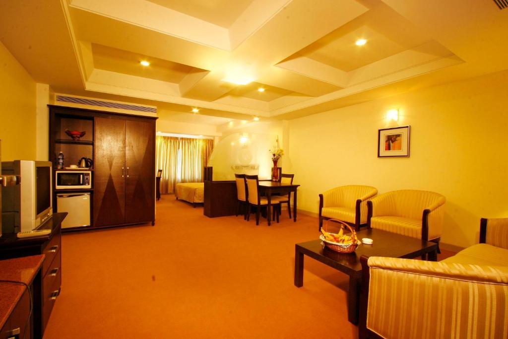 Hotel Ambience Executive Pimpri-Chinchwad Zimmer foto